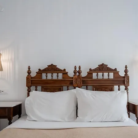 Aldea Hotel Karterados (Santorini)